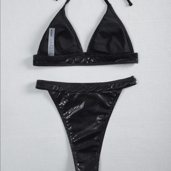 Bikini - Picture 3 of 3